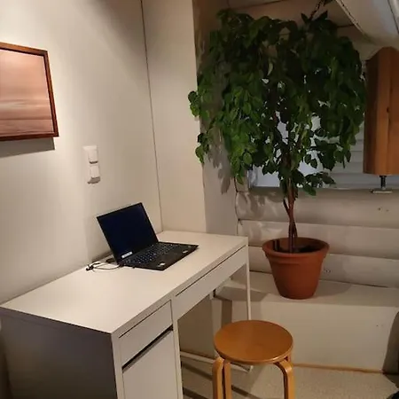 Viihtyisae Ja Tilava Moekki, Pytkykaksonen B Nyaraló *