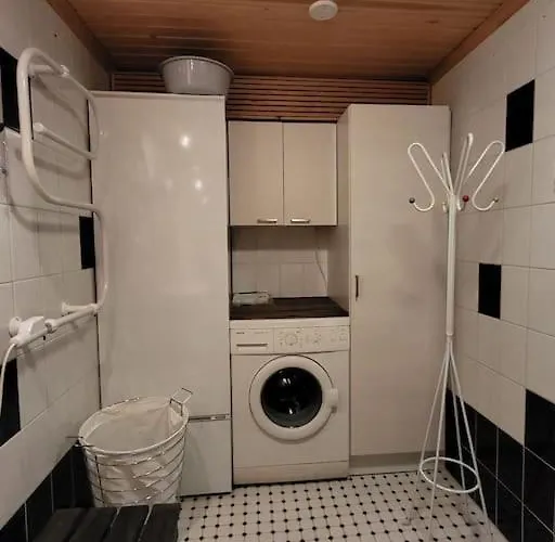 Viihtyisae Ja Tilava Moekki, Pytkykaksonen B 別荘 Syöte