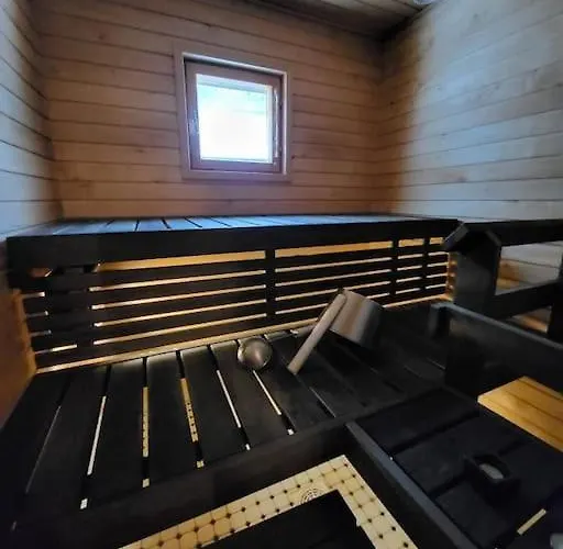 別荘 Viihtyisae Ja Tilava Moekki, Pytkykaksonen B Syöte